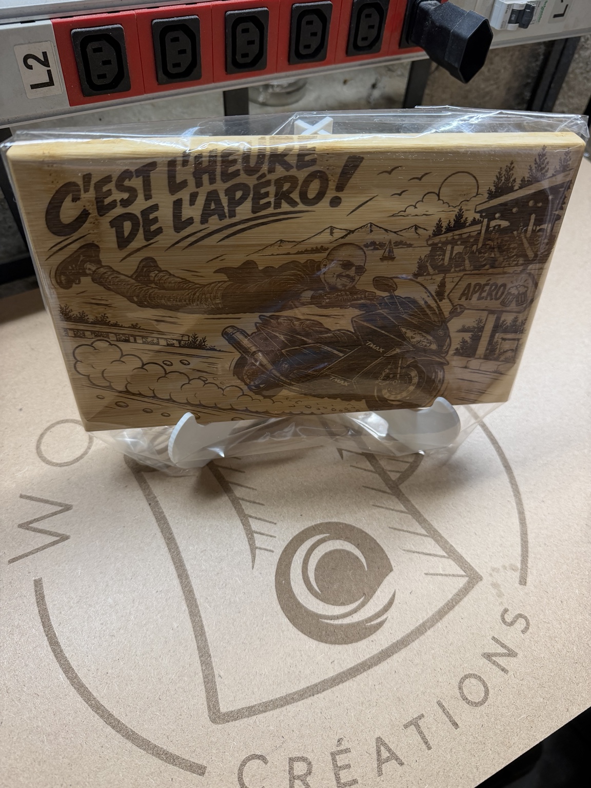 Planche en bambou personnalisée · 24 × 15 cm